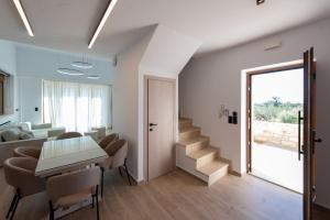 Posezení v ubytování Villa Petradi with private pool