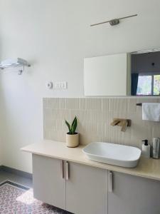 O baie la Nesara Home Stay Mysuru