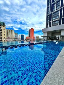 Πισίνα στο ή κοντά στο Chambers Suites By FSB