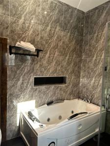 Foto dalla galleria di The Residence hotel and suite a Benin City