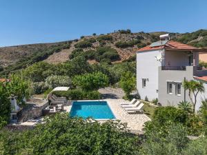 Bassein majutusasutuses villa Nefeli või selle lähedal