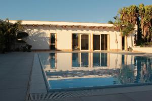 Bazén v ubytování Villetta di Nonna Giovanna nebo v jeho okolí