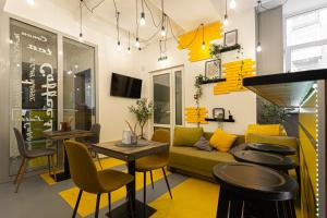 TV a/nebo společenská místnost v ubytování Stories Hub Hostel