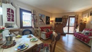 Μια τηλεόραση ή/και κέντρο ψυχαγωγίας στο Hostdomus - Pepita Apartment