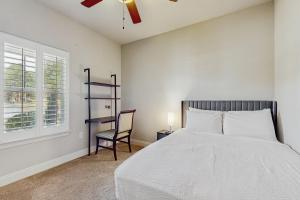 En eller flere senge i et værelse på Blue Pearl + 13 billeder