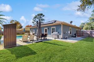 Swimmingpoolen hos eller tæt på Blue Pearl