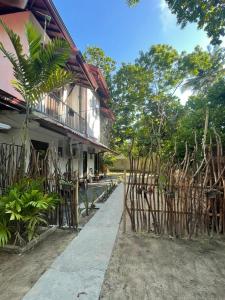 Το κτήριο όπου στεγάζεται  ο ξενώνας