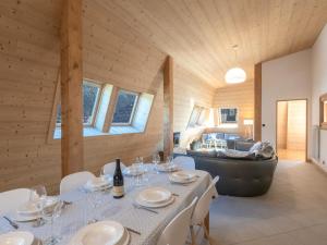 Posezení v ubytování Grand appart au centre de Chamonix avec Wifi et garage, proche des pistes - FR-1-343-229 + 12 fotografií