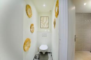 Ένα μπάνιο στο Modern & Hypercentre, Private Balcony +21 φωτογραφίες