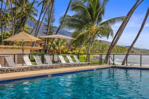 Swimmingpoolen hos eller tæt på Puamana 254-1 Elegant Oceanfront Beautiful Remodel