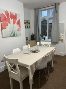 Fotografie z fotogalerie ubytování Peaceful Walkley home walking distance to city centre - street Parking v destinaci Walkly