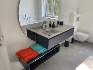 Ένα μπάνιο στο Le Surdan +27 φωτογραφίες