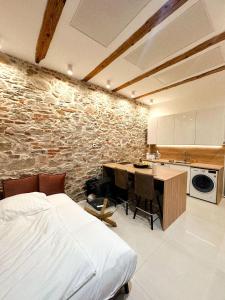 Η κουζίνα ή μικρή κουζίνα στο VILLA LUCIA stone house in the center of Modry