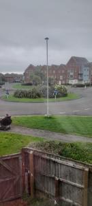 浦耳Cozy house的沿着街道上滑板的人 更多2张照片