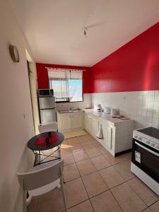 Η κουζίνα ή μικρή κουζίνα στο Premium Apartment, Cayenne Center +2 φωτογραφίες