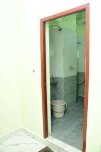 Ένα μπάνιο στο Sri KASTHURI Residency