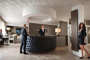 Гости Hotel Universal +22 фотографии