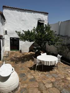 Το κτήριο όπου στεγάζεται  η παραθεριστική κατοικία