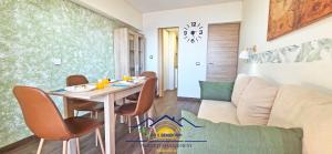 Posezení v ubytování Claudia Monte Carlo + 15 fotografií