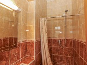 Koupelna v ubytování Coole Gate Lodge + 39 fotografií