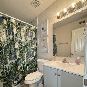 Et badeværelse på 1 DT Dallas l FIFA WORLD CUP READY l 5 Min from Love Field