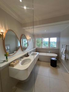 Koupelna v ubytování 7 on Churchill Guest House