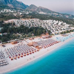 Fotografie z fotogalerie ubytování Lorins Seaside Santorini in Drymades Beach v destinaci Gjilek