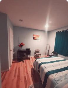 Ένα ή περισσότερα κρεβάτια σε δωμάτιο στο Room in a mansion