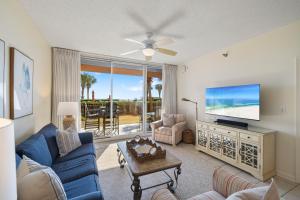 Μια τηλεόραση ή/και κέντρο ψυχαγωγίας στο The Beach Club 107D