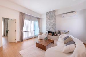 Χώρος καθιστικού στο Private Courtyard Villa +66 φωτογραφίες