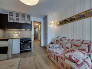 Kuchyň nebo kuchyňský kout v ubytování Appartement rénové skis aux pieds, Tignes Le Lac, 4 pers, parking - FR-1-641-16