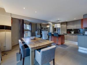 Kuchyň nebo kuchyňský kout v ubytování Appartement spacieux, 4 chambres, 8 personnes, WiFi, Tignes le Lac - FR-1-641-15