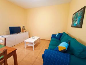 Μια τηλεόραση ή/και κέντρο ψυχαγωγίας στο Miramar 11