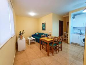 Χώρος καθιστικού στο Miramar 9