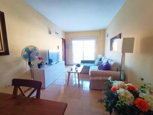 Χώρος καθιστικού στο Miramar 8