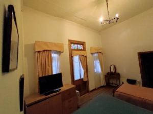 Μια τηλεόραση ή/και κέντρο ψυχαγωγίας στο HALLEY Activa Dos +15 φωτογραφίες