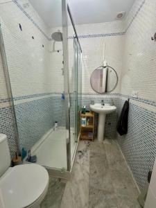 Et badeværelse på Casa con las Mejores Vistas + 22 billeder