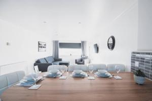 Et opholdsområde på Modern 3BR Flat with Parking