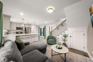 Køkken eller tekøkken på Bluebird Escape Rooftop Deck Cozy Insane Views