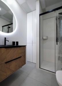 Et badeværelse på Luxury Suite Casa Palacio Marina Verde