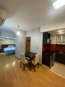 Köök või kööginurk majutusasutuses Mono ambiente microcentro