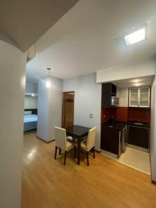 Köök või kööginurk majutusasutuses Mono ambiente microcentro