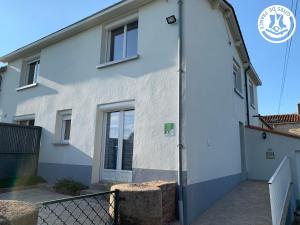 Budova, kde se prázdninový dům nachází