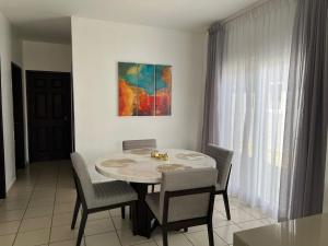 Φωτογραφία από το άλμπουμ του Residencia de 2 habitaciones στο Σαν Πέδρο Σούλα +10 φωτογραφίες