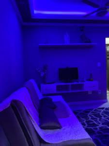 TV a/nebo společenská místnost v ubytování Apartamento completo - São Pedro da Aldeia + 1 fotografie