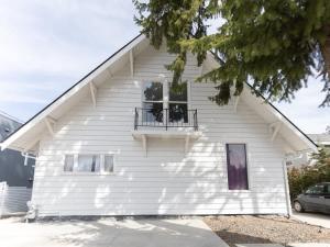 Budova, kde se prázdninový dům nachází + 26 fotografií