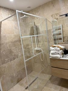 Koupelna v ubytování Le Prestige - T2 Neuf et Equipé