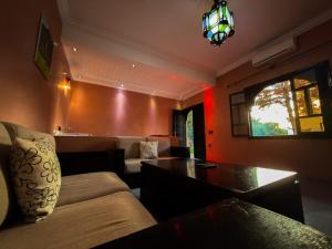 Posezení v ubytování Villa MsHolidays Victoria privatisée Marrakech