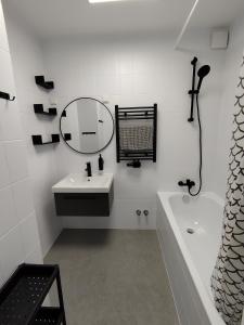 Ένα μπάνιο στο Waldblick Suite 100 qm