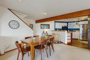 Η κουζίνα ή μικρή κουζίνα στο Vashon Beach House